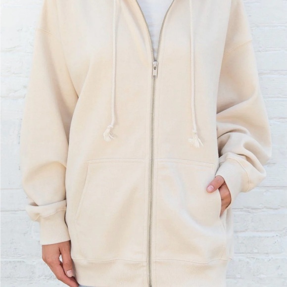 Brandy Melville Christy sweater - Picture 2 of 5